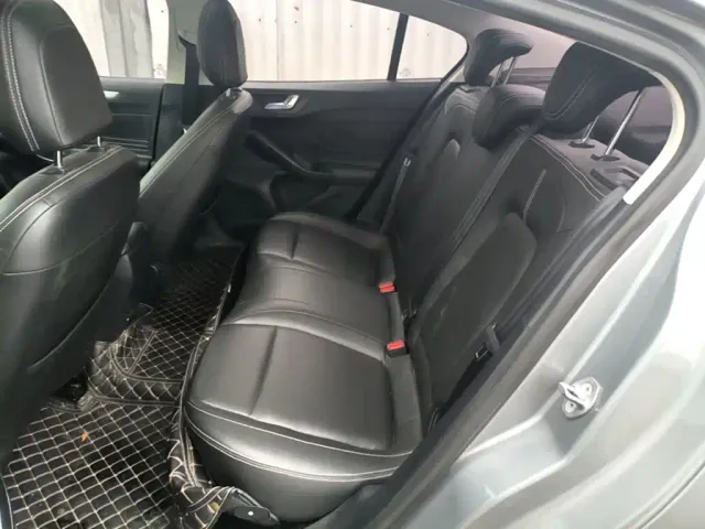 Ford Focus — Фото автомобиля 16