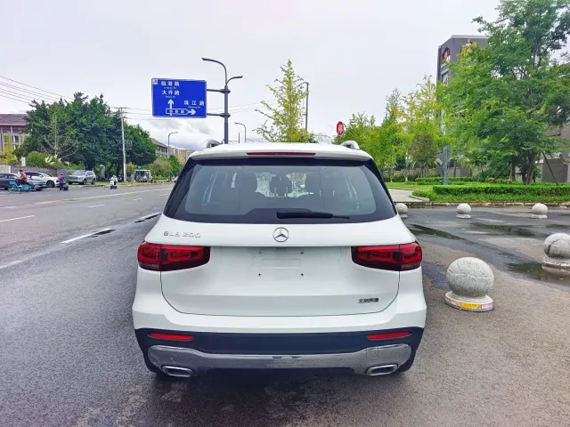 Mercedes-Benz Mercedes-Benz GLB 2023 GLB 200 Dynamic — Фото автомобиля 5