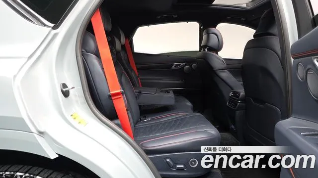 Genesis GV80 — Фото автомобиля 9