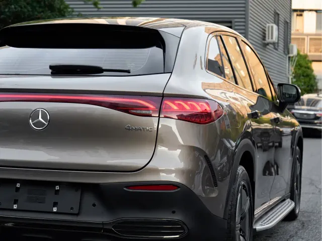 Mercedes-Benz EQE SUV — Фото автомобиля 8