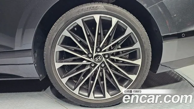 Hyundai Grandeur GN7 — Фото автомобиля 6