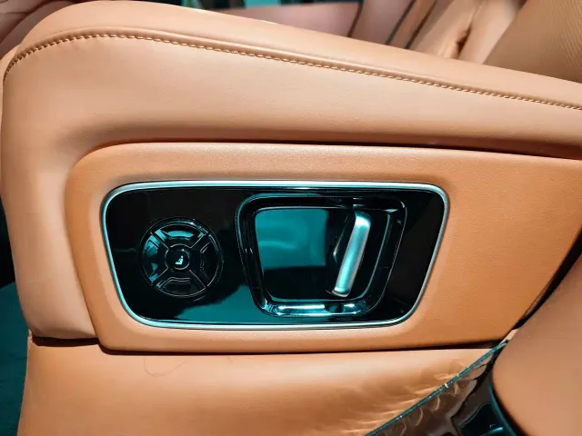 Li Auto L7 — Фото автомобиля 17