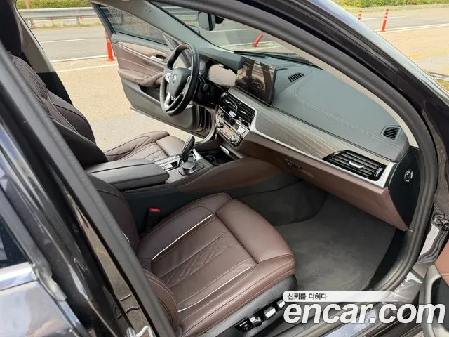 BMW 5-Series — Фото автомобиля 11
