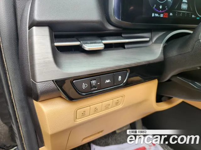 Kia Carnival Generation 4 — Фото автомобиля 10