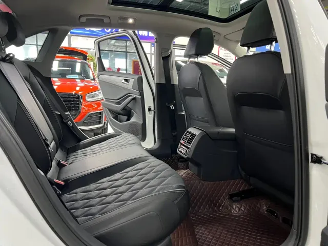 Volkswagen Sagitar — Фото автомобиля 8