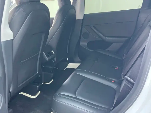 Tesla Model Y — Фото автомобиля 7