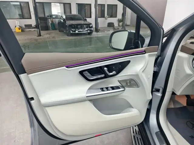 Mercedes-Benz EQE SUV — Фото автомобиля 3