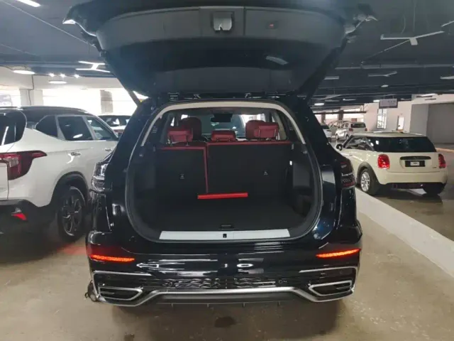 Hongqi HS5 — Фото автомобиля 18