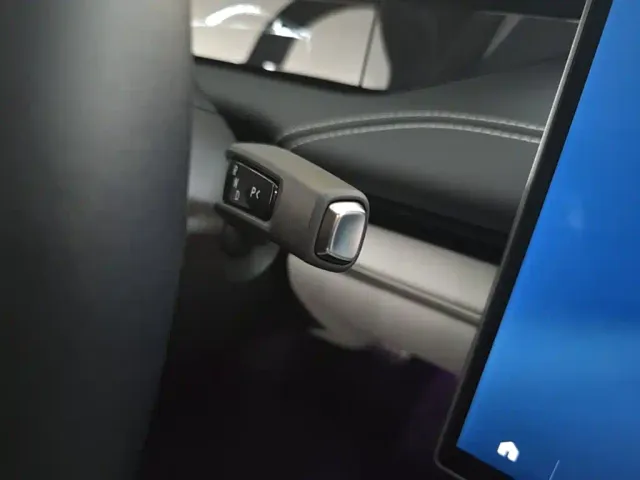 Xiaomi SU7 — Фото автомобиля 13