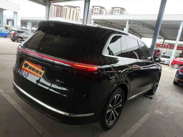 Aito M7 — Фото автомобиля 6