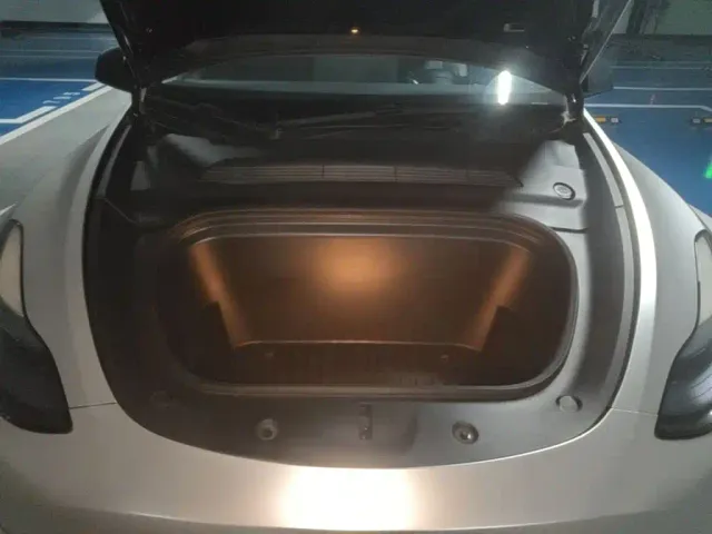 Tesla Model Y — Фото автомобиля 19