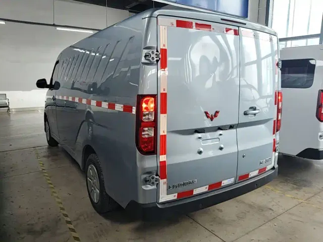 Wuling Yangguang — Фото автомобиля 4