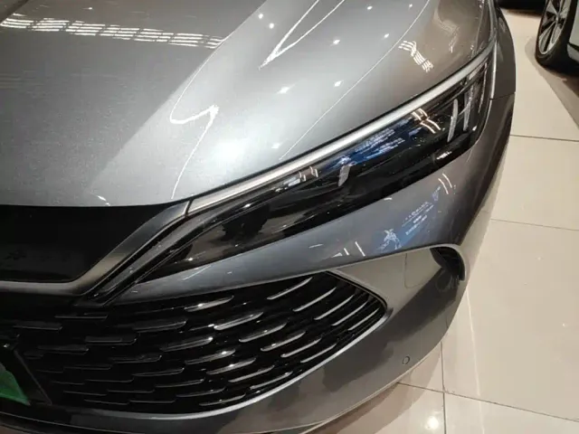 BYD Qin L — Фото автомобиля 23