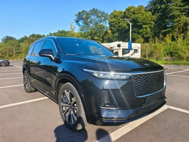 Li Auto ONE — Фото автомобиля 3