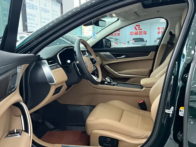 Jaguar XFL — Фото автомобиля 4
