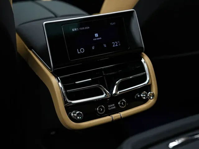 Bentley Bentayga — Фото автомобиля 9
