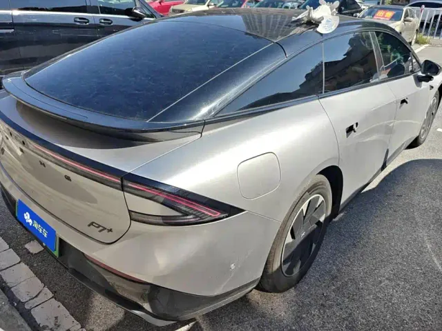 Xpeng P7+ — Фото автомобиля 3