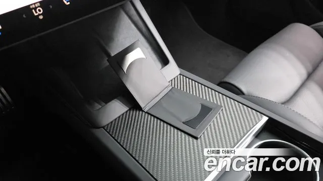 Tesla Model 3 — Фото автомобиля 26
