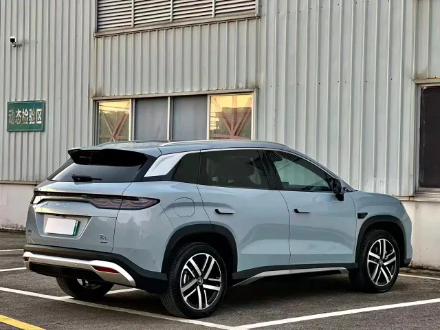 BYD Song L DM-i — Фото автомобиля 6