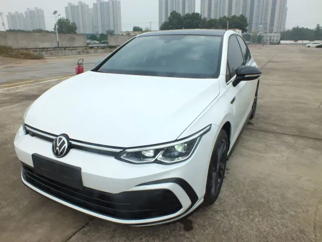 Фотография автомобиля — Volkswagen Golf