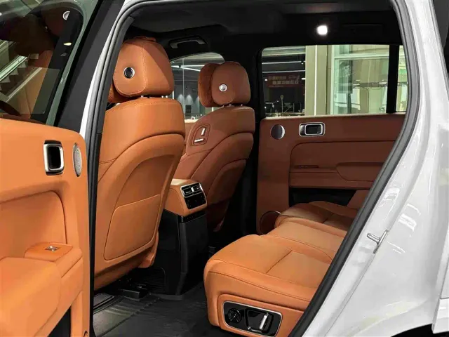 Li Auto L7 — Фото автомобиля 7