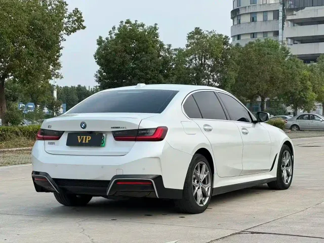 BMW i3 — Фото автомобиля 4