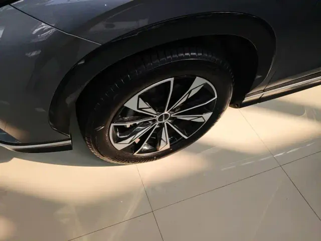 Roewe RX5 — Фото автомобиля 22