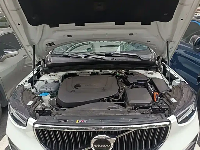 Volvo XC40 — Фото автомобиля 19