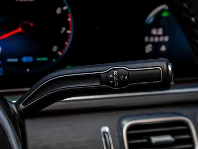 Mercedes-Benz GLE-Class — Фото автомобиля 16