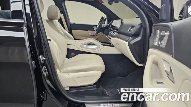 Mercedes-Benz GLS-Class — Фото автомобиля 11