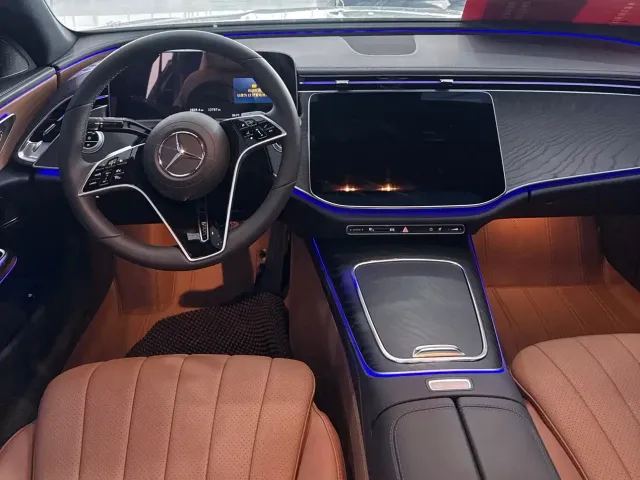Mercedes-Benz E-Class — Фото автомобиля 9