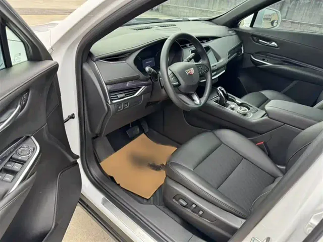 Cadillac XT4 — Фото автомобиля 19