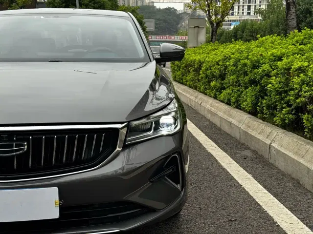 Geely Emgrand — Фото автомобиля 4