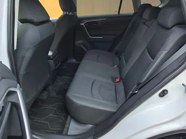 Toyota RAV4 — Фото автомобиля 8