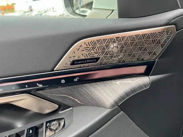BMW 5 Series — Фото автомобиля 6