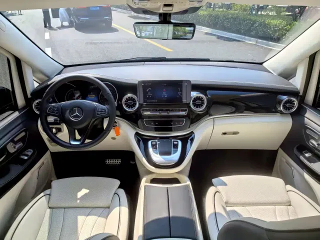 Mercedes-Benz V-Class — Фото автомобиля 14