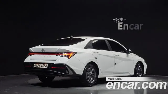 Hyundai Avante CN7 — Фото автомобиля 2