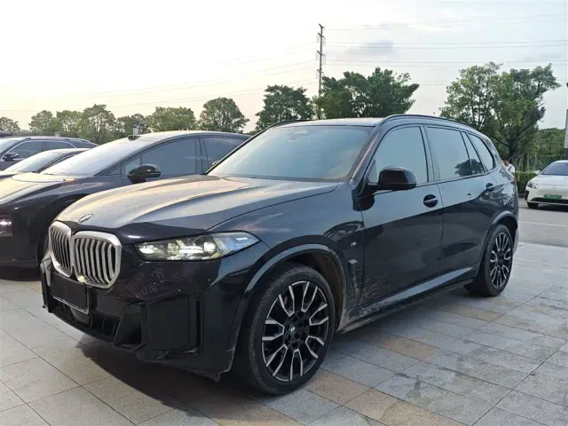 Фотография автомобиля — BMW X5