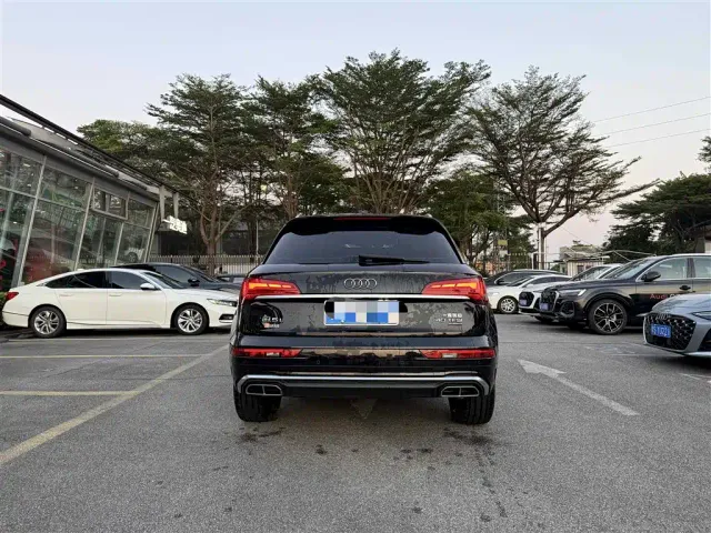 Audi Q5L — Фото автомобиля 5