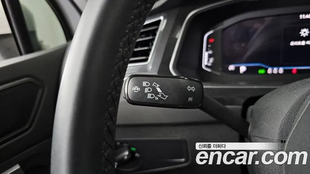 Volkswagen Tiguan Tiguan 2 поколение 2.0 TDI 4Motion Premium — Фото автомобиля 26