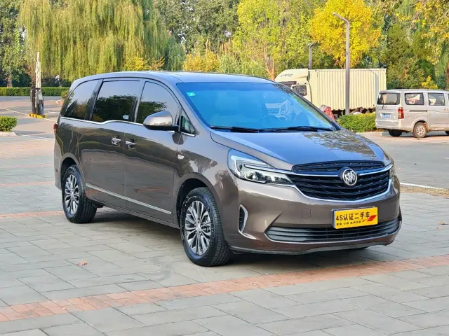 Buick GL8 — Фото автомобиля 3