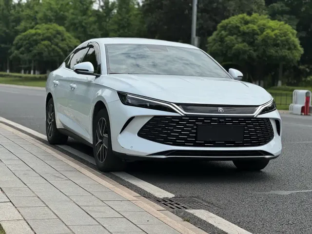 BYD Qin L — Фото автомобиля 3