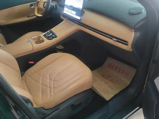 Geely Galaxy Starship 7 EM-i — Фото автомобиля 8