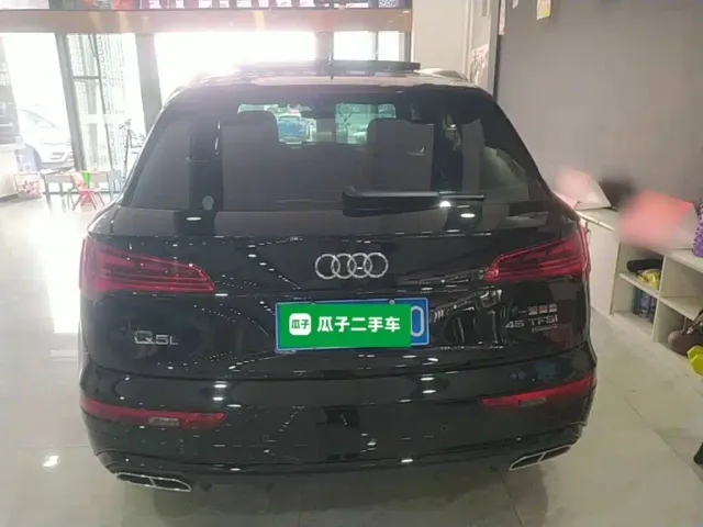 Audi Q5L — Фото автомобиля 5