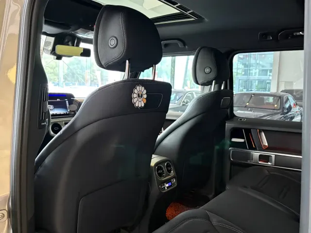 Mercedes-Benz G-Class — Фото автомобиля 12
