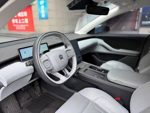 Nio ET5 — Фото автомобиля 4