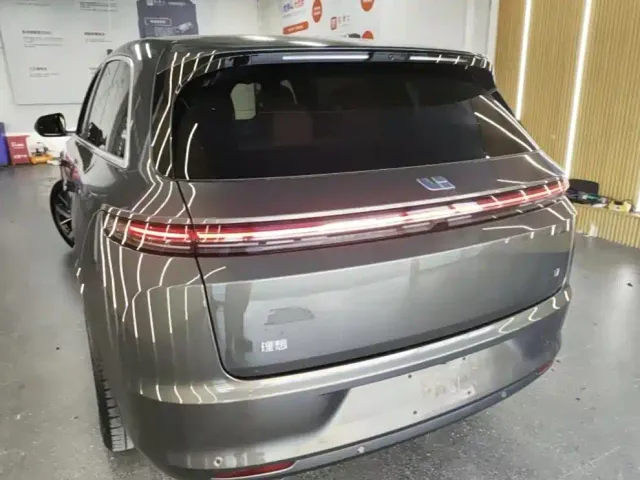 Li Auto L7 — Фото автомобиля 8