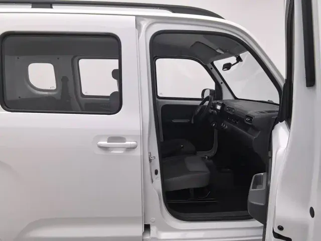 Wuling Zhiguang NEV — Фото автомобиля 23