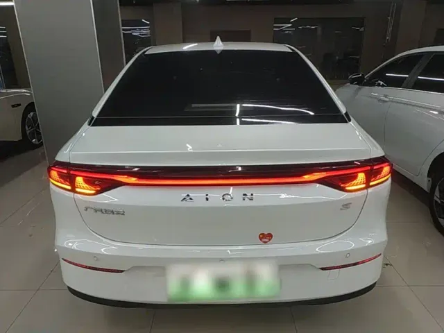 GAC Aion S — Фото автомобиля 5