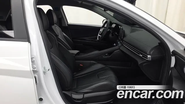 Hyundai Avante CN7 — Фото автомобиля 11